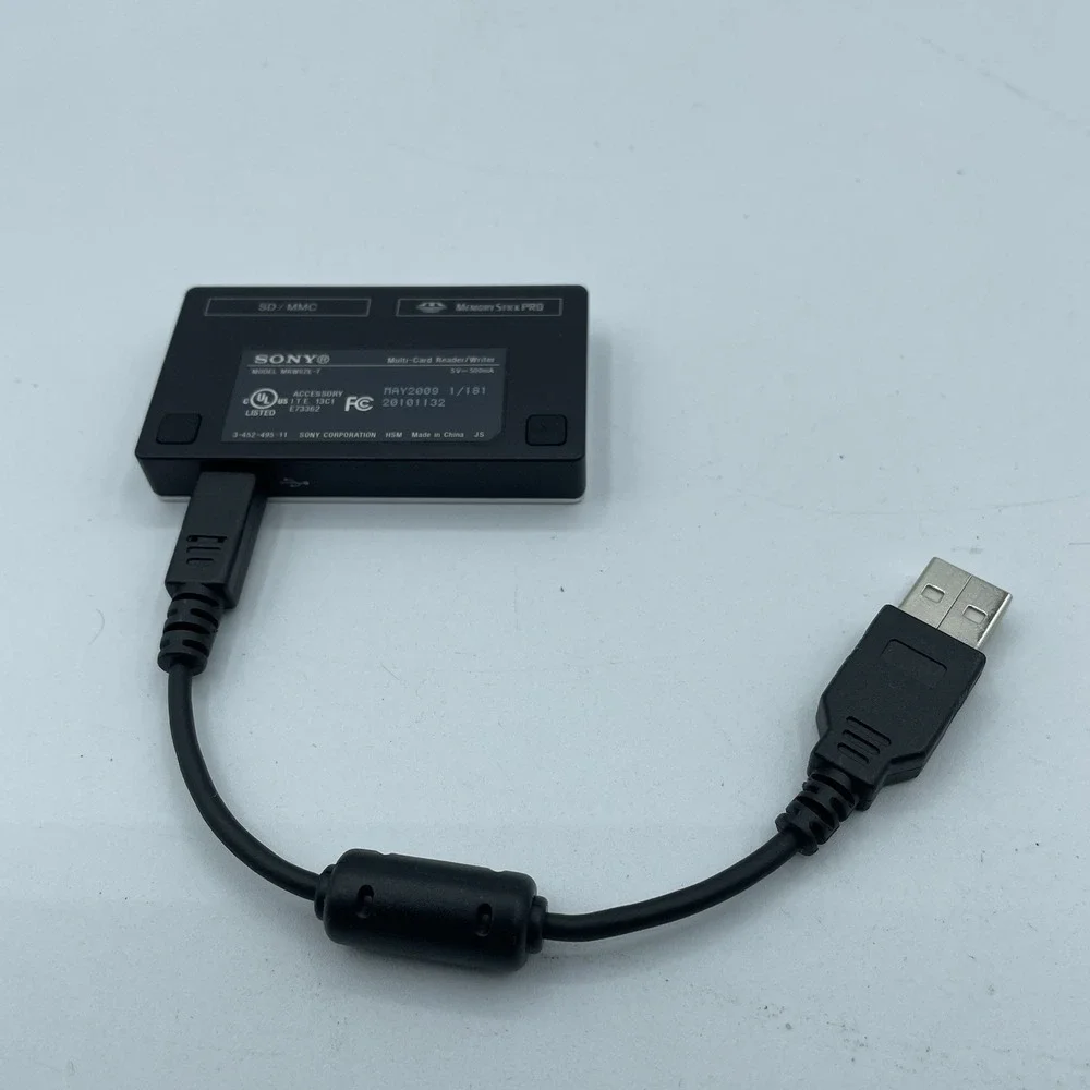 Sony Memory‎ Stick 3 Card Lot (16MB, 512MB, 1 GB) + Case & Sony MRW62E-T Reader